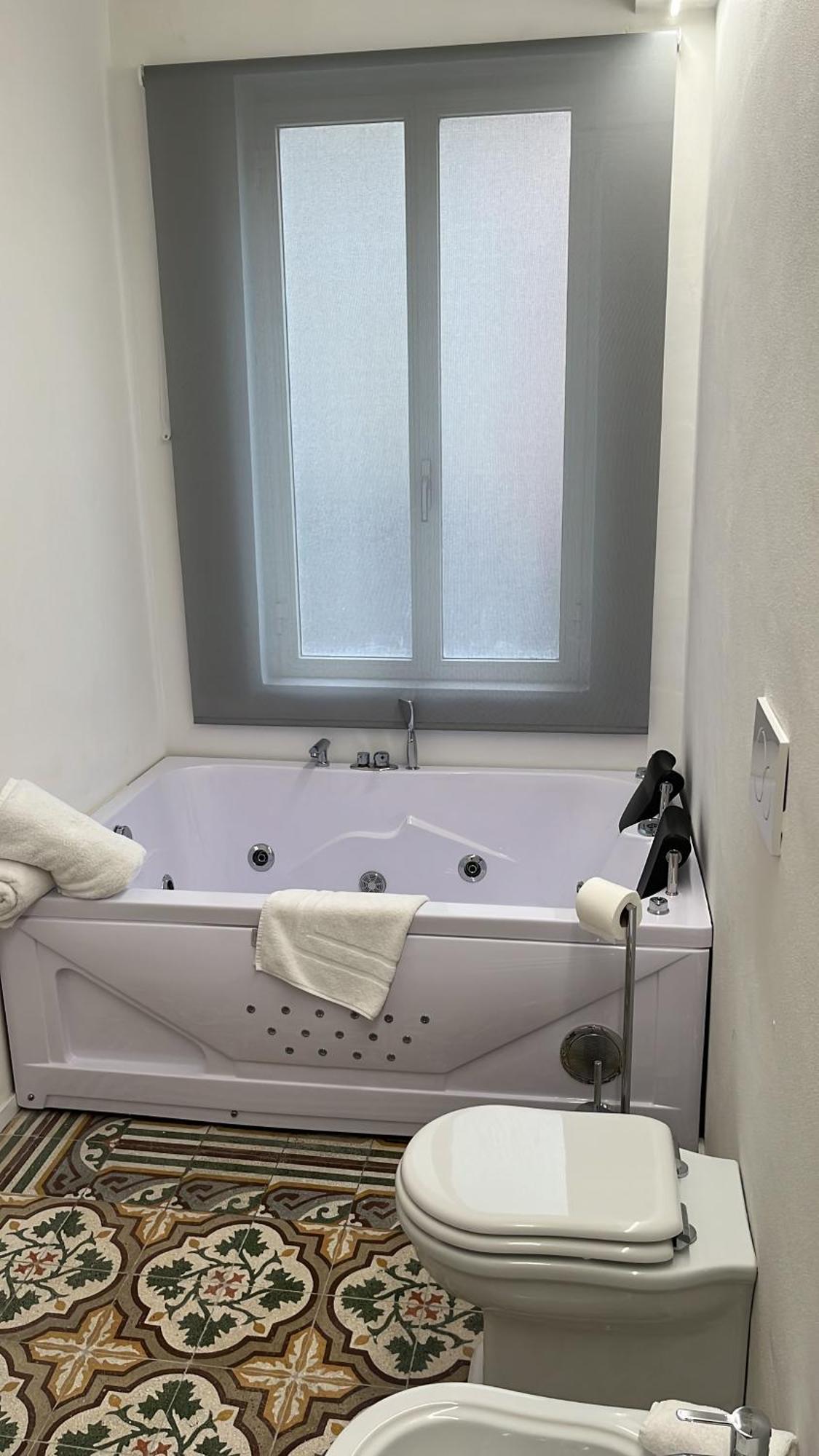 Rosarias Rooms Manfredonia Exterior photo